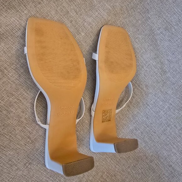 Women's White Double Strap Sandals, Size 8.5 - Picture 5 of 5